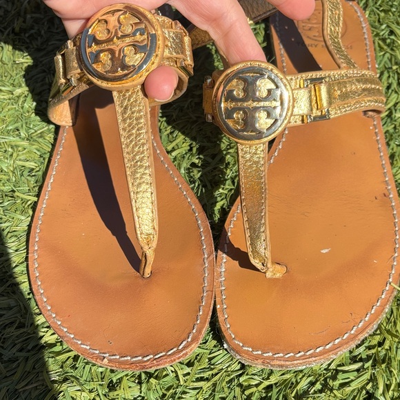 Tory Burch - RARE! Gold Sandals - Picture 4 of 9